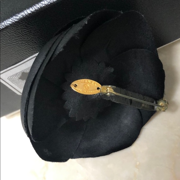 Chanel Camellia Pin - Picture 5 of 8